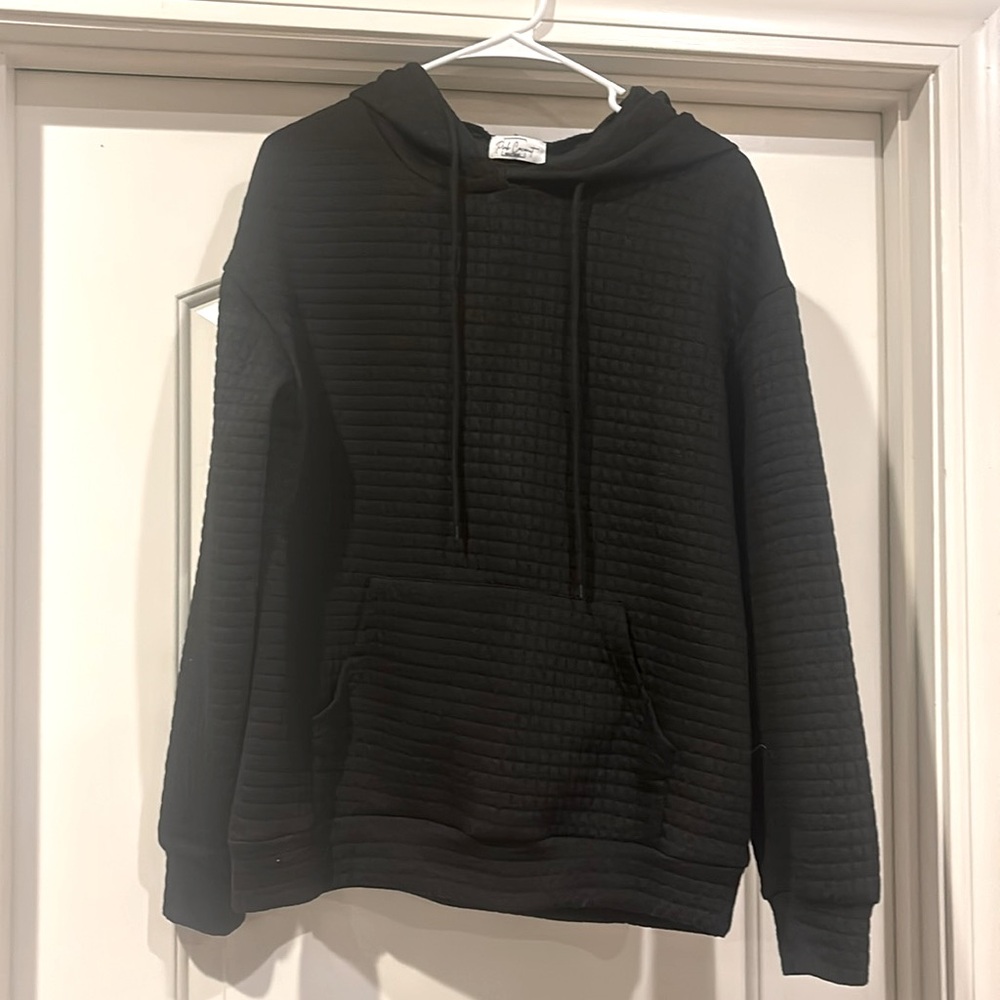 Sz small black waist length quilted hooded pullover